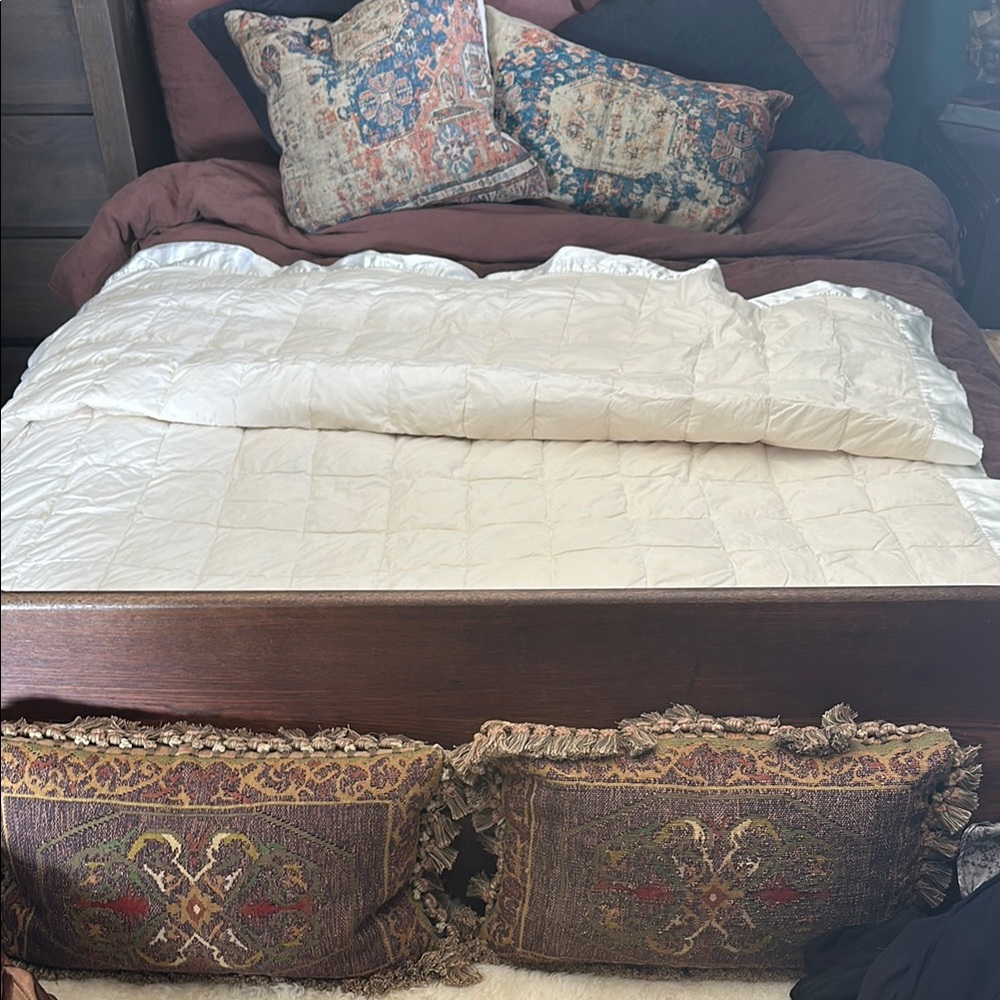 Lightweight cream down comforter, throw, travel blanket. Satin trim. Warm.